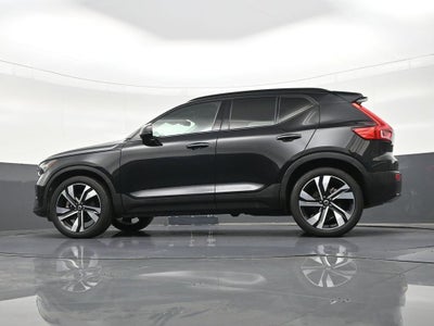 2023 Volvo XC40 Ultimate Dark Theme