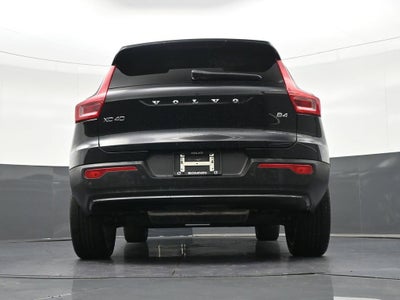 2023 Volvo XC40 Ultimate Dark Theme