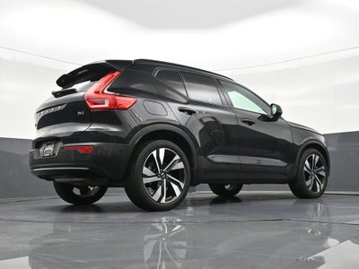 2023 Volvo XC40 Ultimate Dark Theme