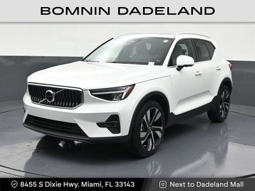 2023 Volvo XC40 Plus Bright Theme