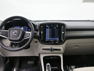 2023 Volvo XC40 Plus Bright Theme