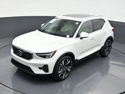 2023 Volvo XC40 Plus Bright Theme