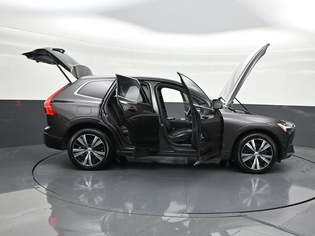 2023 Volvo XC60 Plus Bright Theme