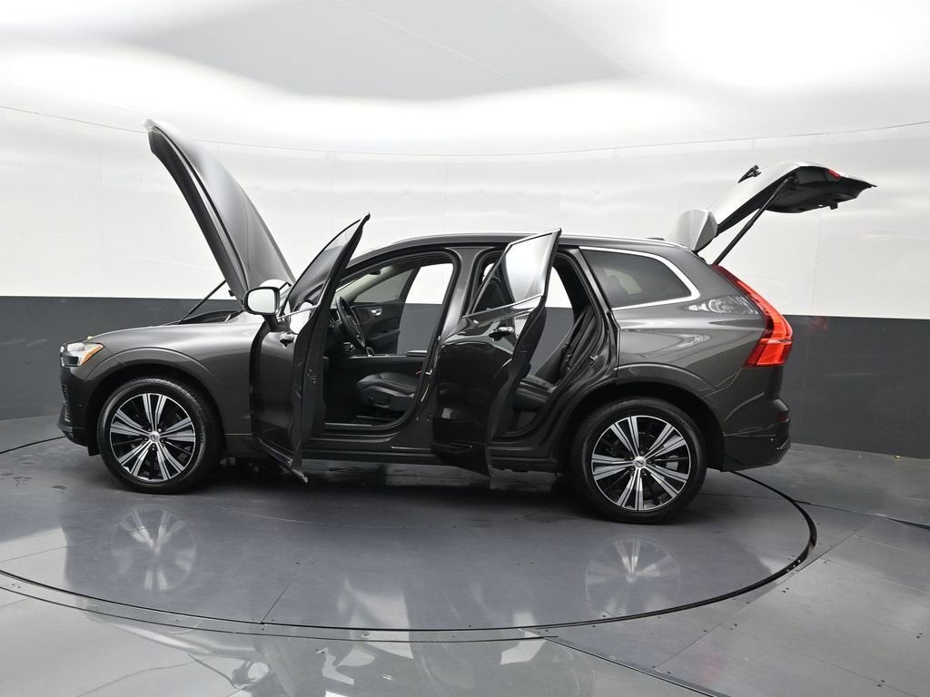 2023 Volvo XC60 Plus Bright Theme