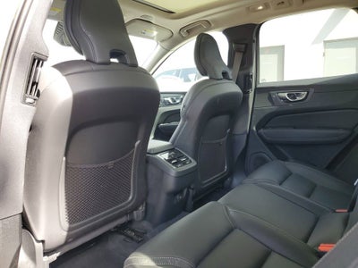 2023 Volvo XC60 Ultimate Bright Theme