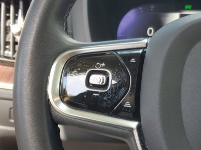 2023 Volvo XC60 Ultimate Bright Theme