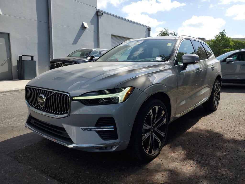 2023 Volvo XC60 Ultimate Bright Theme