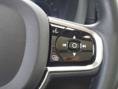 2023 Volvo XC60 Ultimate Bright Theme