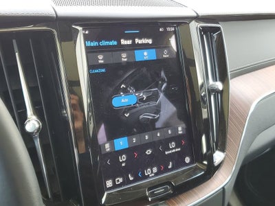 2023 Volvo XC60 Ultimate Bright Theme