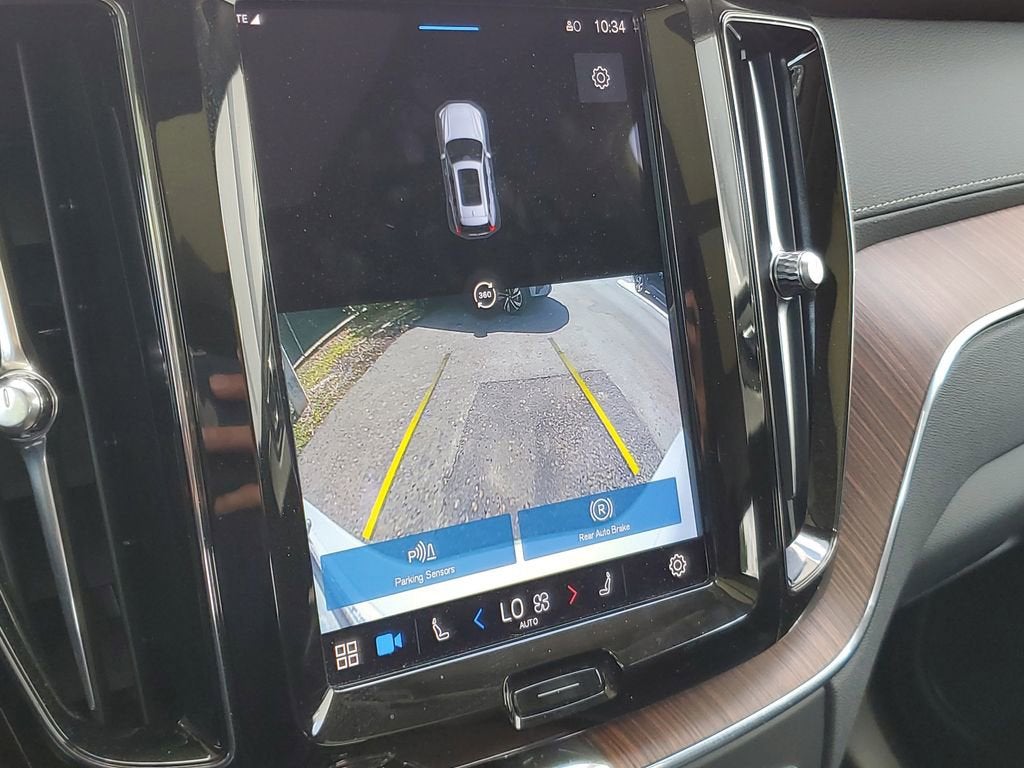 2023 Volvo XC60 Ultimate Bright Theme