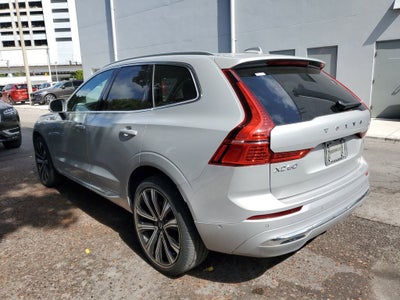 2023 Volvo XC60 Ultimate Bright Theme