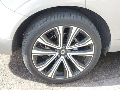 2023 Volvo XC60 Ultimate Bright Theme