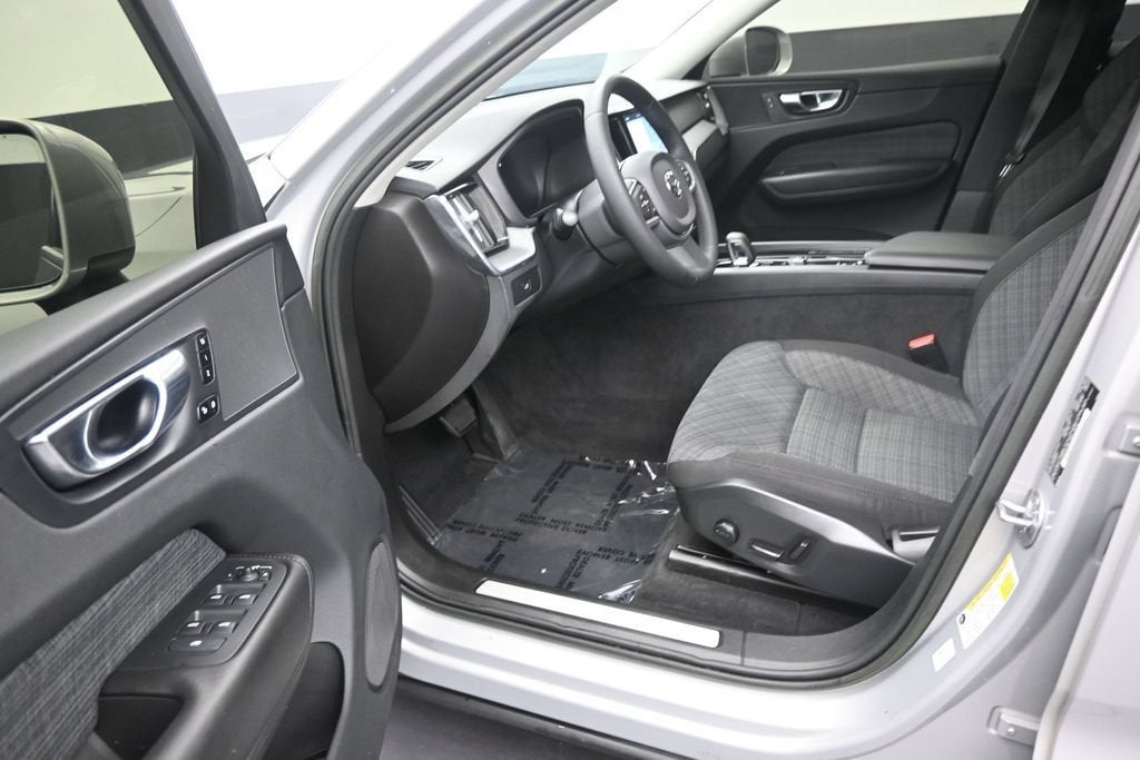 2023 Volvo XC60 Core
