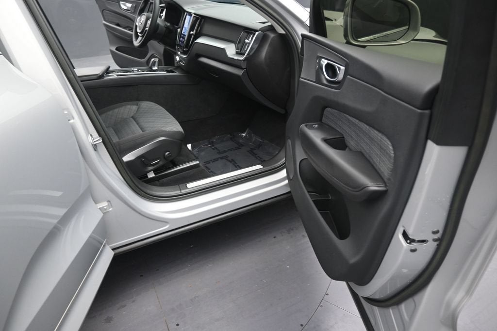 2023 Volvo XC60 Core