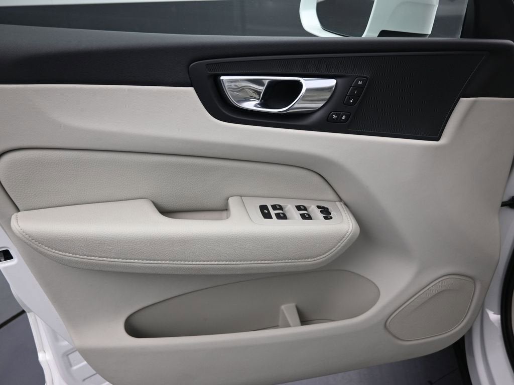 2022 Volvo XC60 Momentum