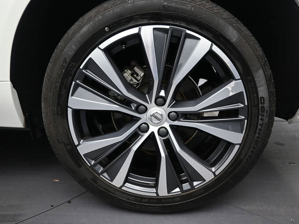 2022 Volvo XC60 Momentum