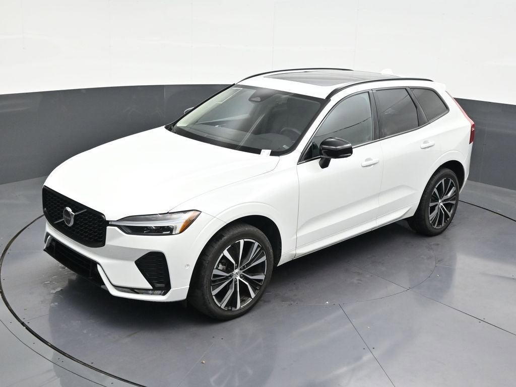 2023 Volvo XC60 B5 Plus Dark Theme