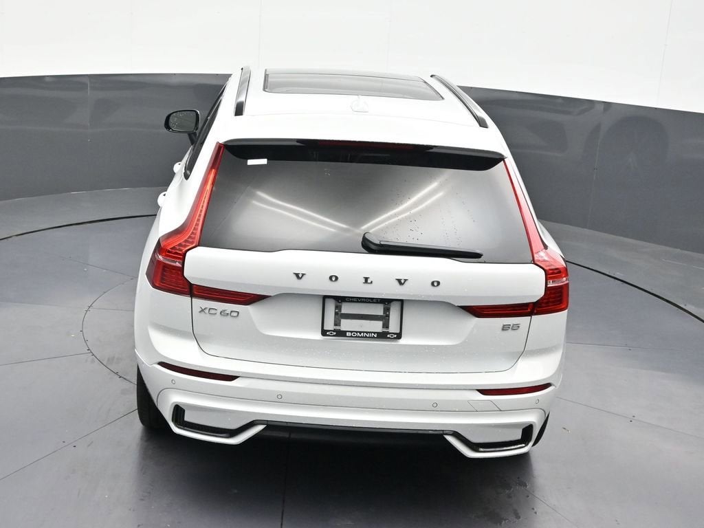 2023 Volvo XC60 B5 Plus Dark Theme