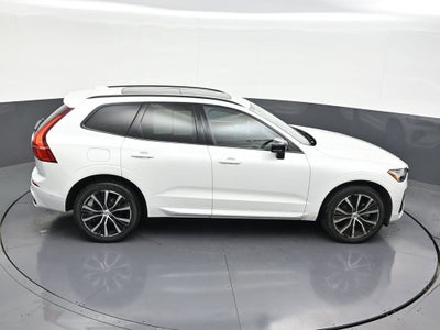 2023 Volvo XC60 B5 Plus Dark Theme