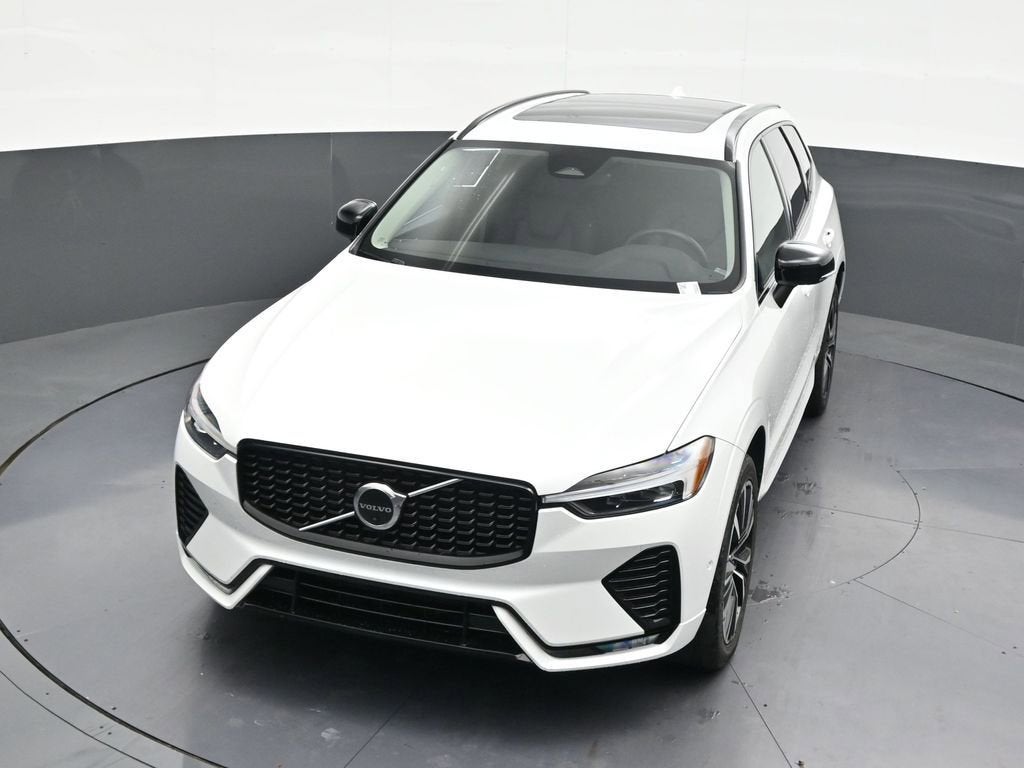 2023 Volvo XC60 B5 Plus Dark Theme