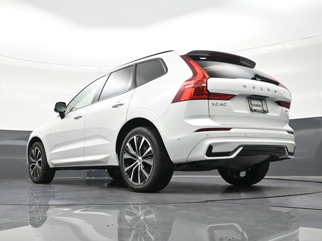 2023 Volvo XC60 B5 Plus Dark Theme