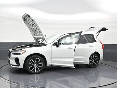 2023 Volvo XC60 B5 Plus Dark Theme