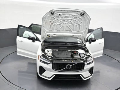 2023 Volvo XC60 B5 Plus Dark Theme