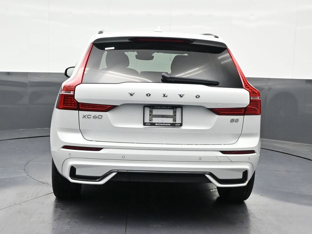 2023 Volvo XC60 B5 Plus Dark Theme