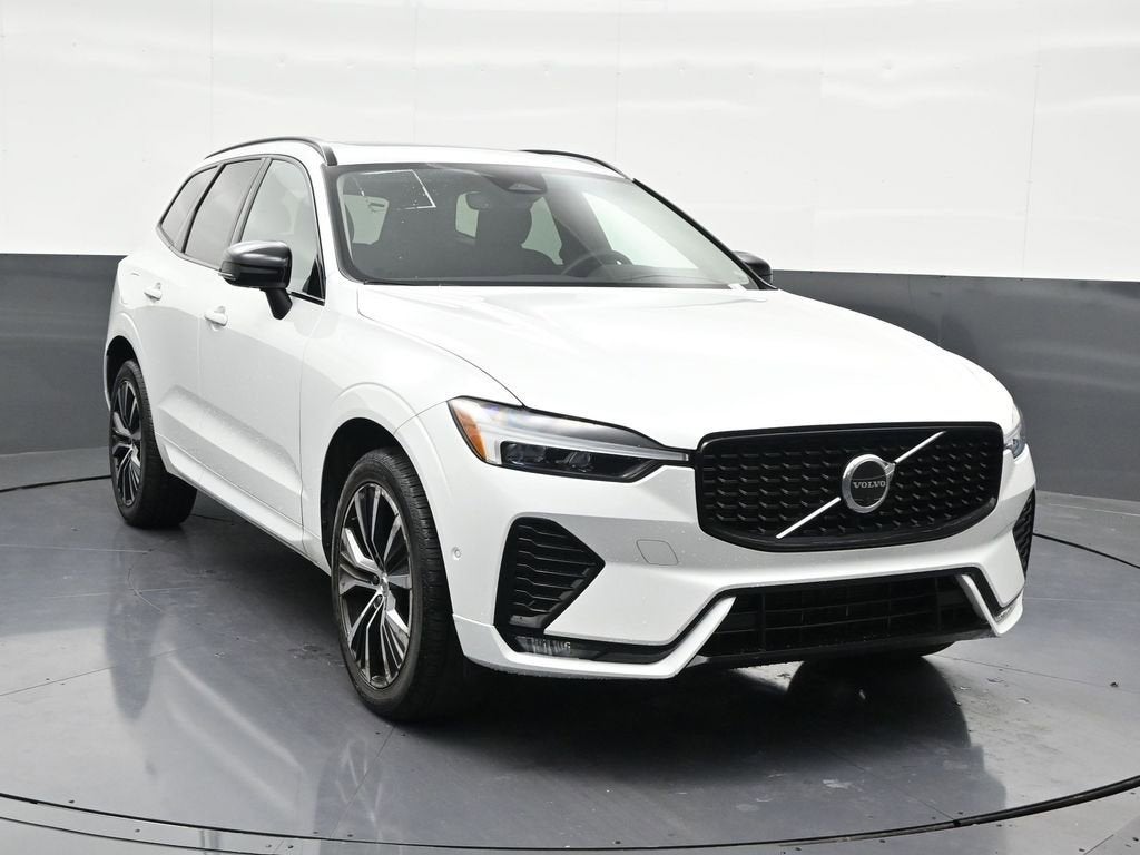 2023 Volvo XC60 B5 Plus Dark Theme