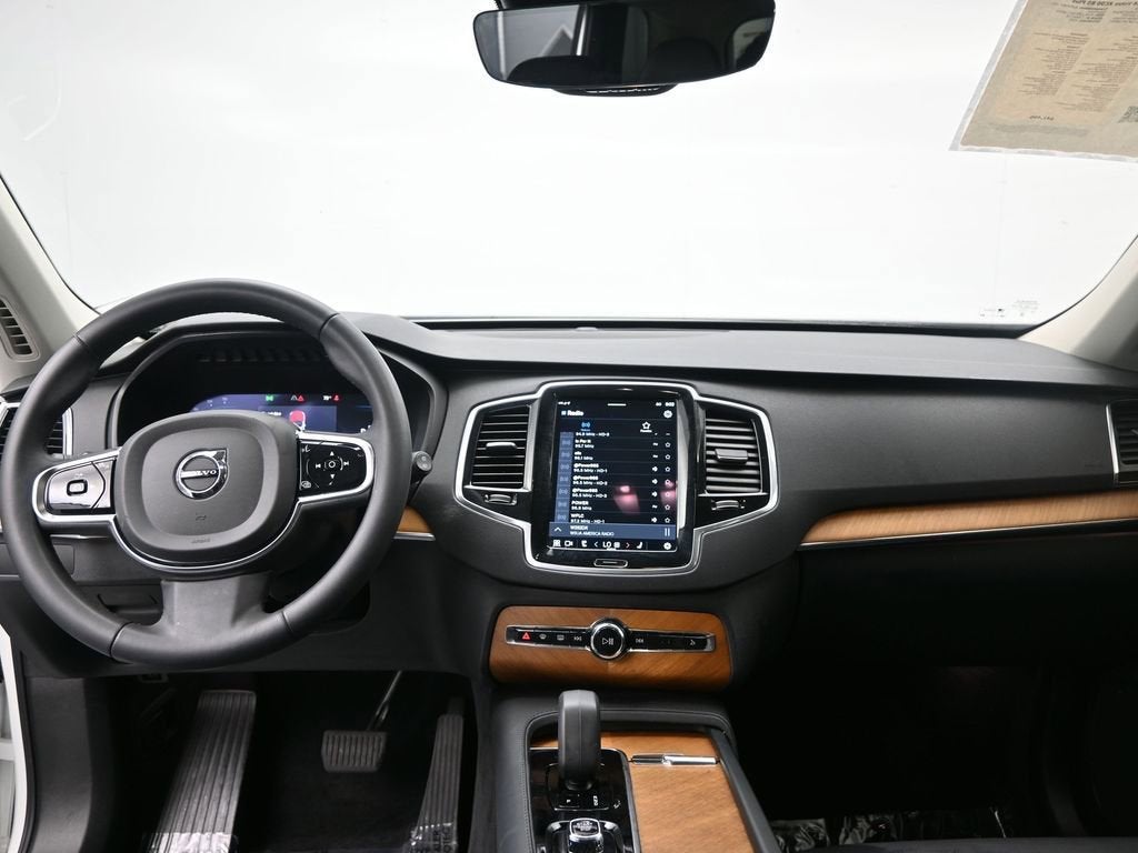 2024 Volvo XC90 Plus Bright Theme