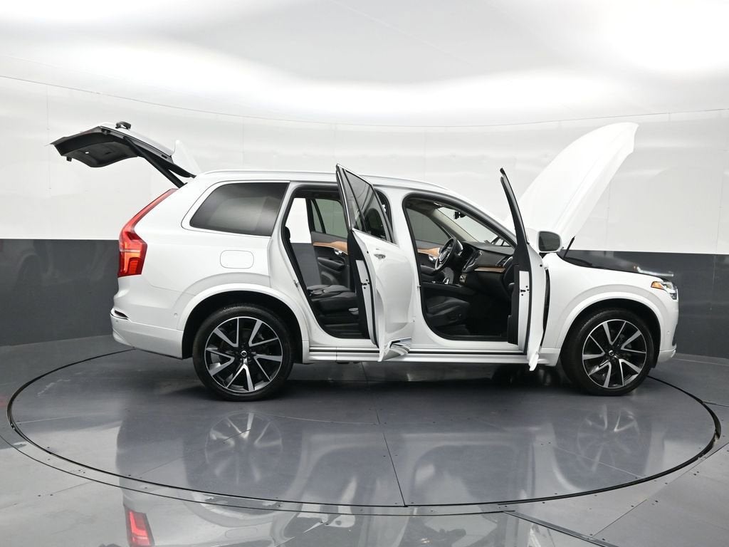 2024 Volvo XC90 Plus Bright Theme