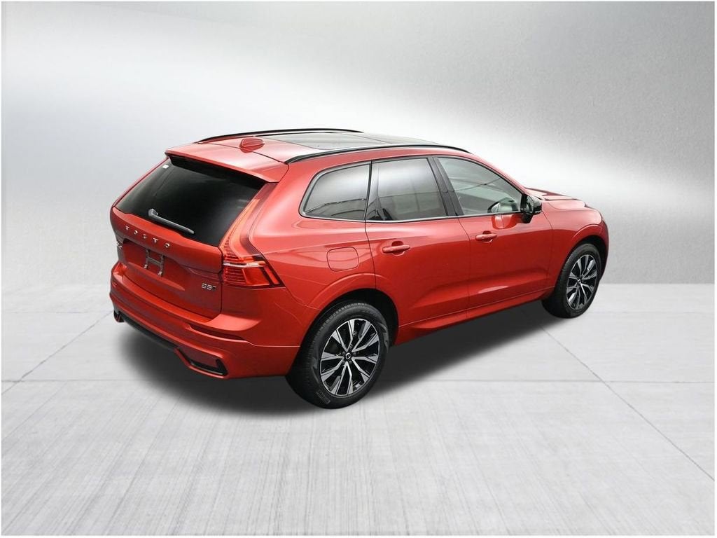 2024 Volvo XC60 Core Dark Theme