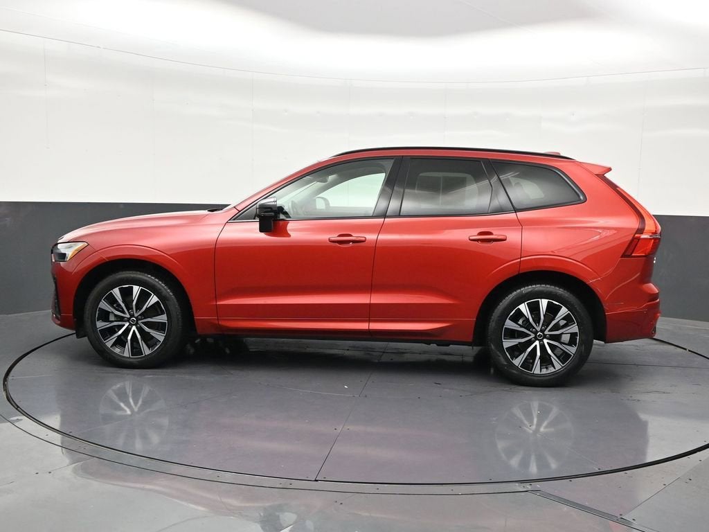 2024 Volvo XC60 Core Dark Theme