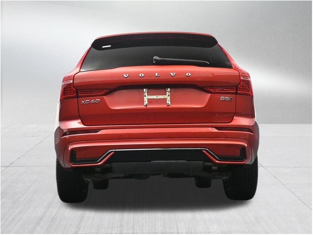 2024 Volvo XC60 Core Dark Theme