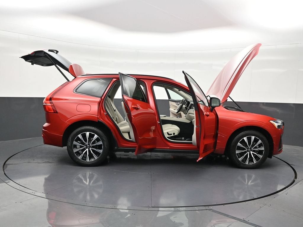 2024 Volvo XC60 Core Dark Theme