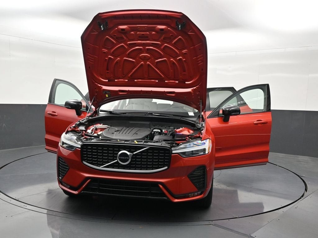 2024 Volvo XC60 Core Dark Theme