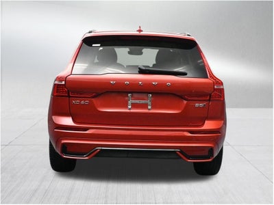 2024 Volvo XC60 Core Dark Theme