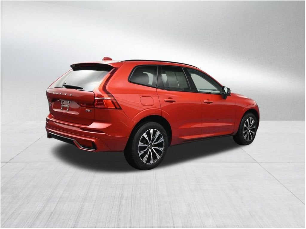 2024 Volvo XC60 Core Dark Theme