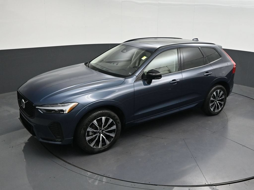 2024 Volvo XC60 B5 Core Dark Theme
