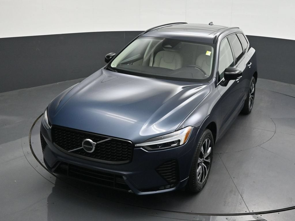 2024 Volvo XC60 B5 Core Dark Theme