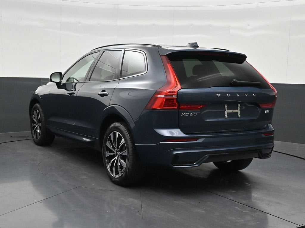 2024 Volvo XC60 B5 Core Dark Theme