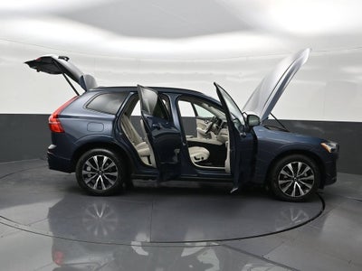2024 Volvo XC60 B5 Core Dark Theme