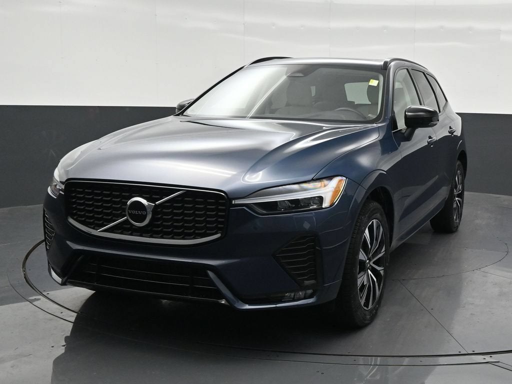 2024 Volvo XC60 B5 Core Dark Theme