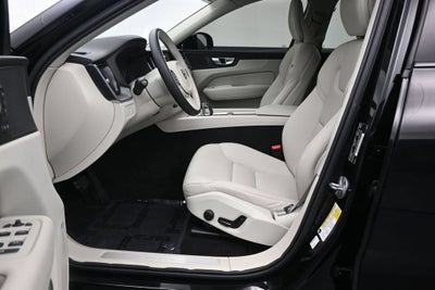 2024 Volvo XC60 B5 Core Dark Theme