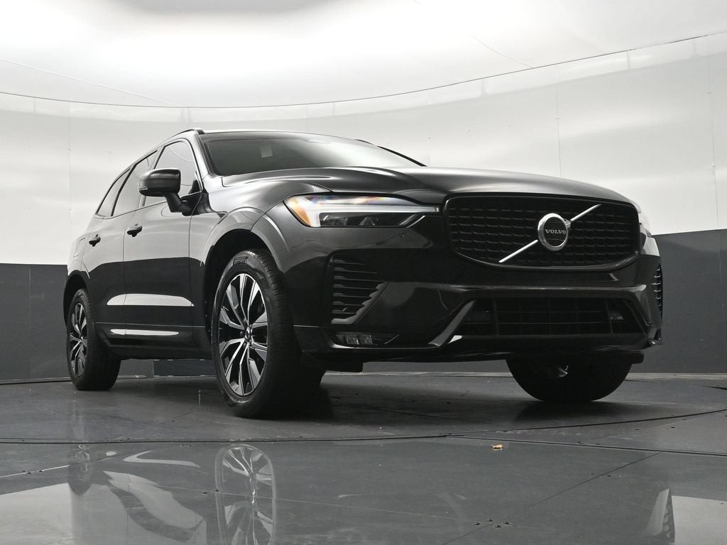 2024 Volvo XC60 B5 Core Dark Theme