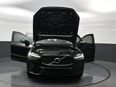 2024 Volvo XC60 B5 Core Dark Theme