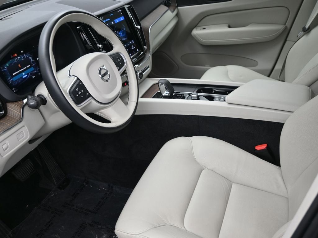 2022 Volvo XC60 Momentum