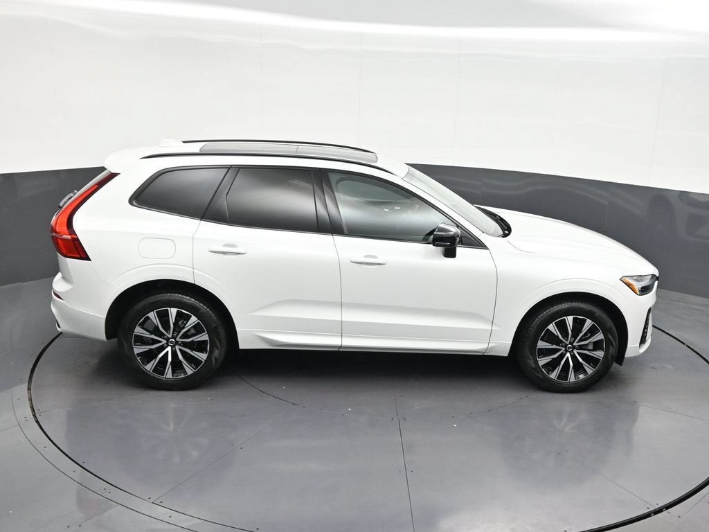 2024 Volvo XC60 B5 Core Dark Theme