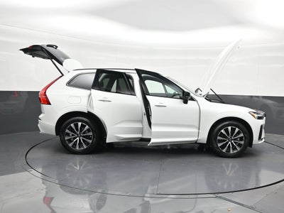 2024 Volvo XC60 B5 Core Dark Theme