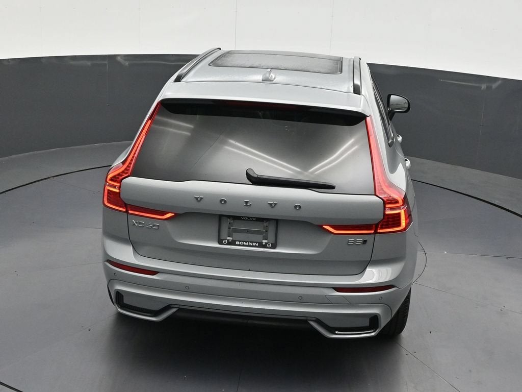 2024 Volvo XC60 B5 Core Dark Theme